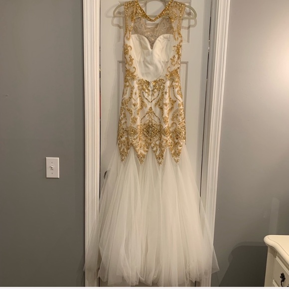 🎉HP🎉 Angela & Alison Formal or Wedding Dress - Picture 6 of 8